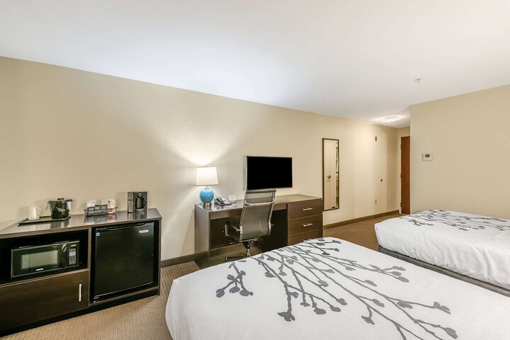 Room 25 of 37