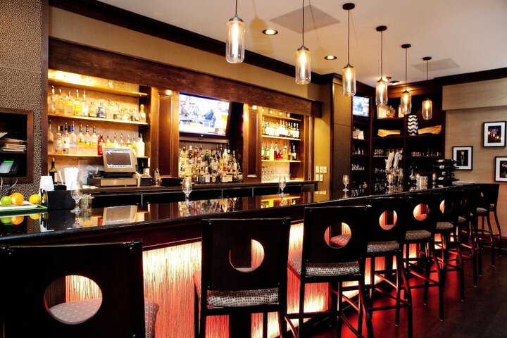 Lounge 54 of 61