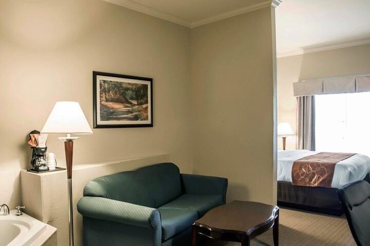 Room 17 of 41