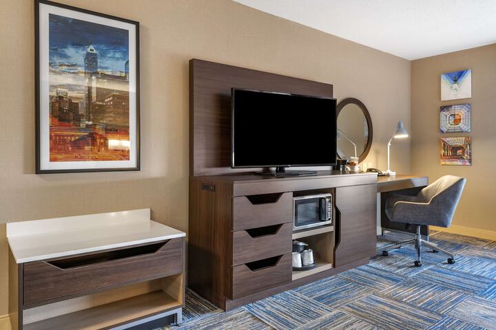 Room 28 of 64