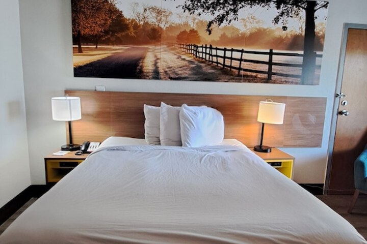 Room 38 of 69