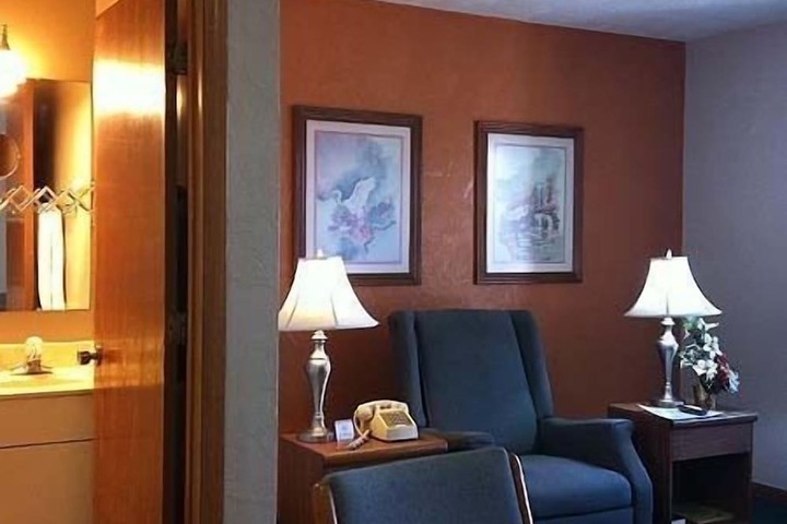 Room 23 of 28