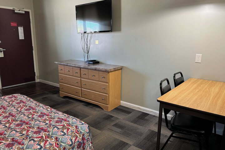 Room 27 of 60