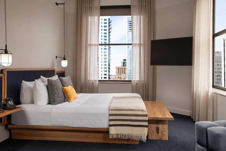 Room 26 of 37