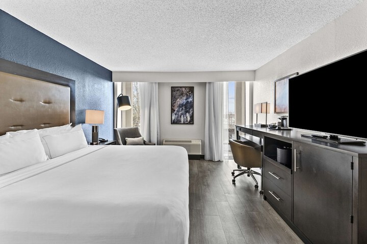 Room 14 of 32