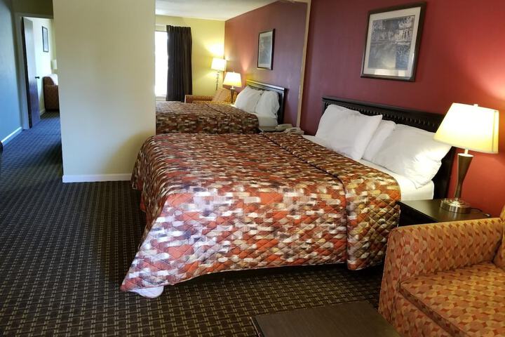 Room 27 of 46