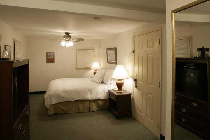 Room 33 of 68
