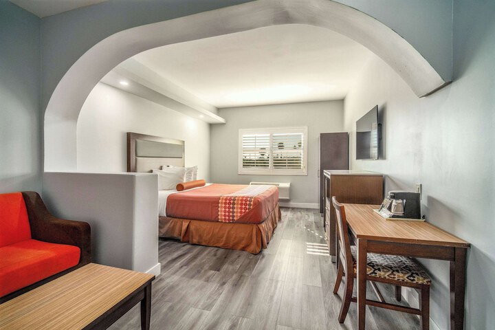 Rodeway Inn & Suites Pasadena