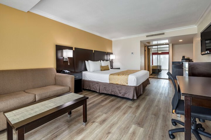 Room 28 of 32