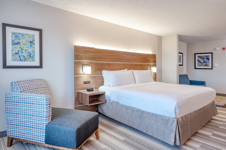 Holiday Inn Express & Suites Vandalia by IHG