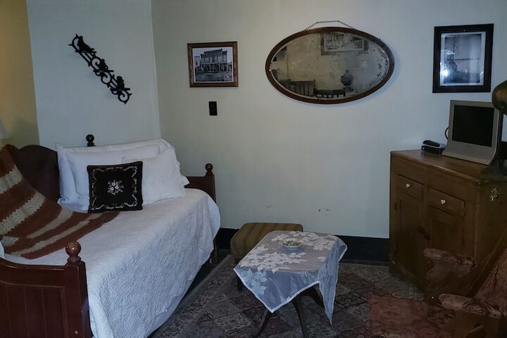 Room 37 of 76