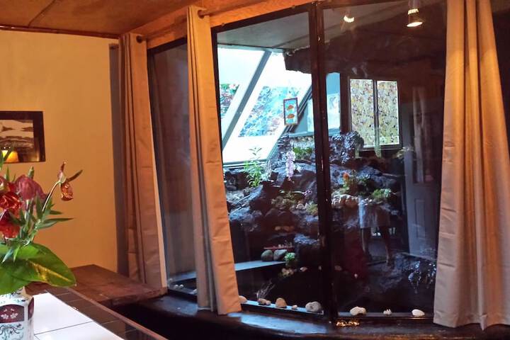 Aloha Crater Lodge