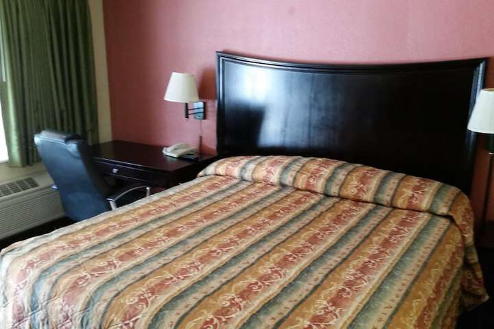 Room 15 of 19