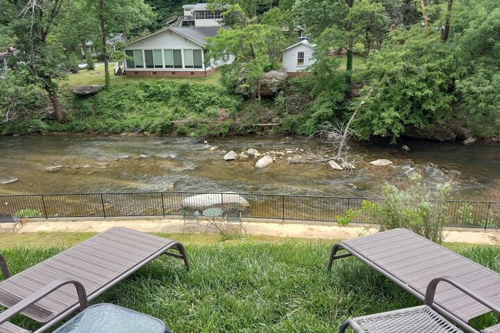 The Carter Lodge on the River