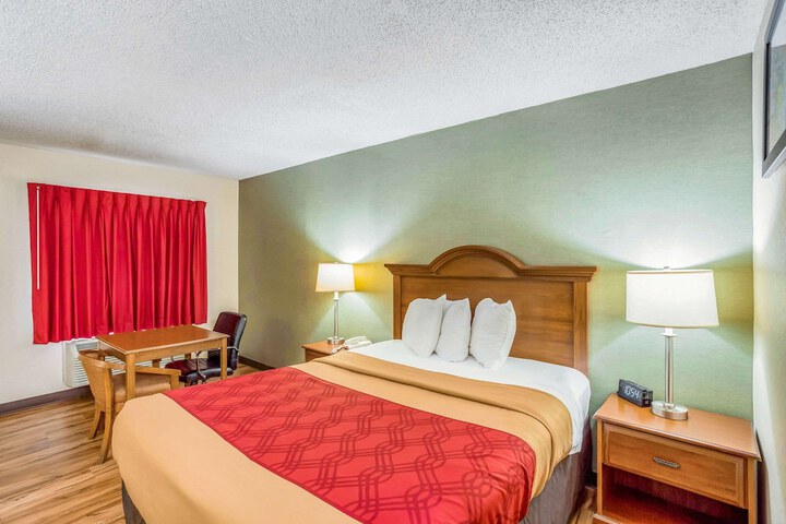 Room 12 of 30