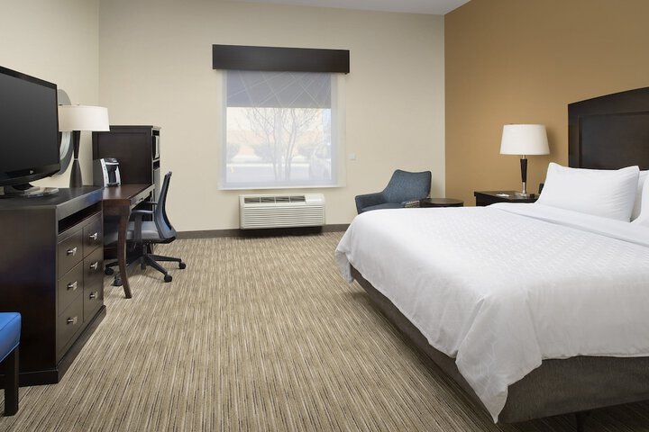 Room 30 of 48