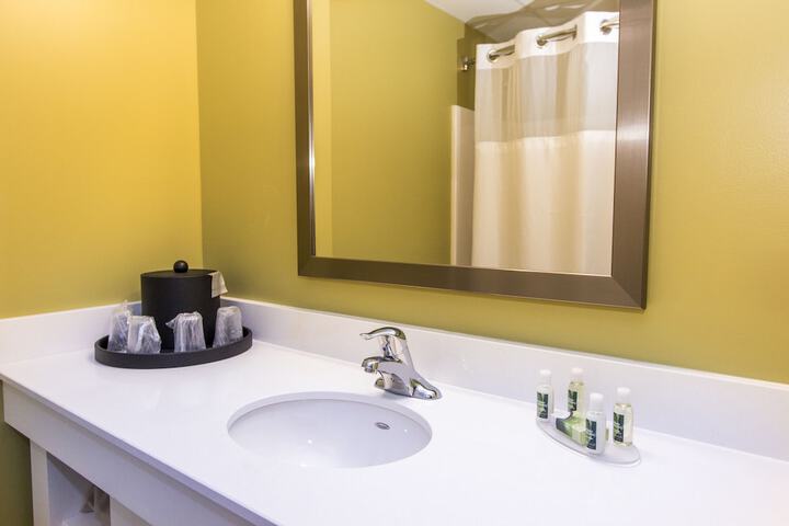 Cedar Points Express Hotel