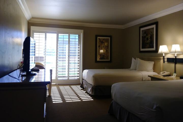 Room 28 of 47