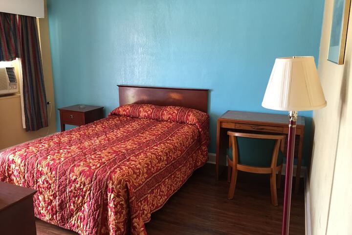 Room 18 of 18