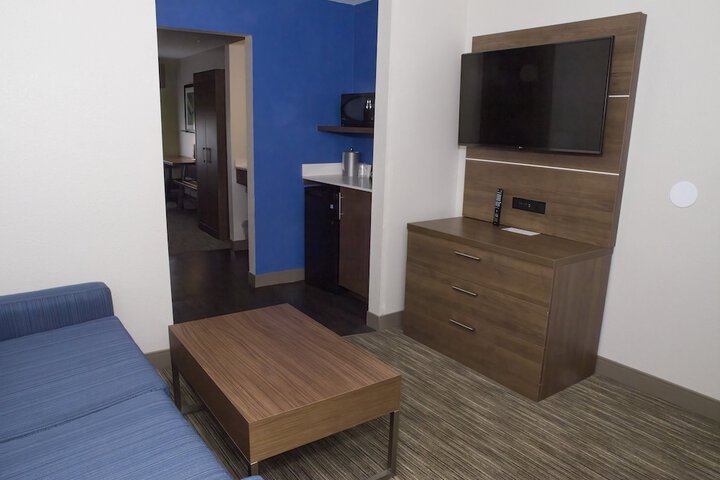 Room 30 of 82