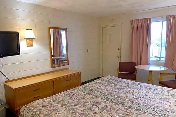 OYO Hotel Mauldin SC South Main Street