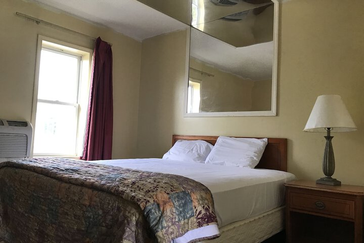 Room 24 of 27
