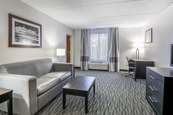 Room 12 of 36