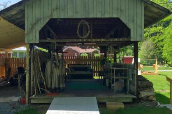 Knapps Creek Trout Lodge