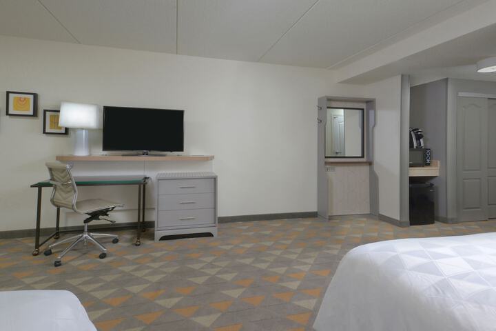 Room 35 of 53