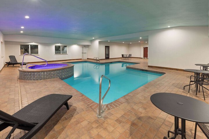 Super 8 by Wyndham Lubbock West