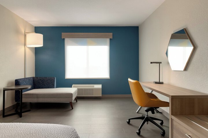 Holiday Inn Express & Suites Fort Lauderdale Airport South by IHG