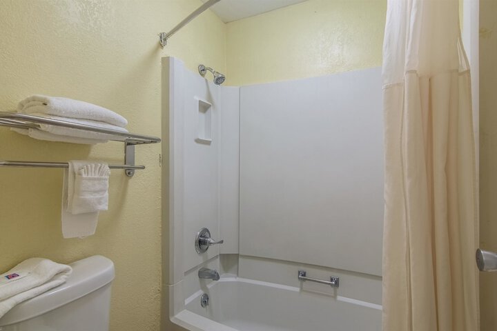 Room 16 of 31