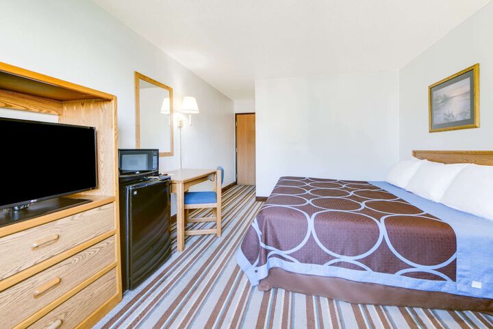 Room 27 of 32