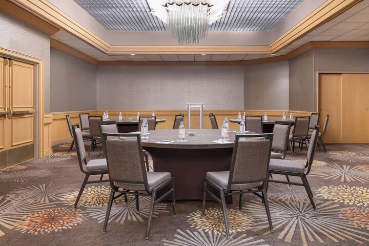 Hilton Orange County / Costa Mesa