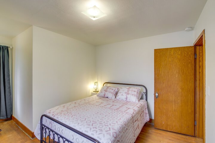Waterfront Shawano Vacation Rental w / Patio!