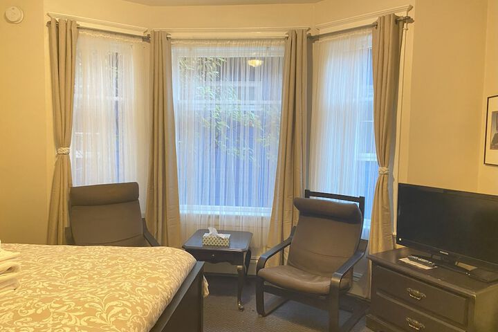 Room 21 of 43