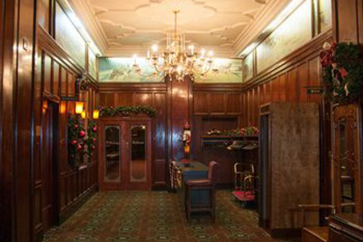 The Monticello Hotel