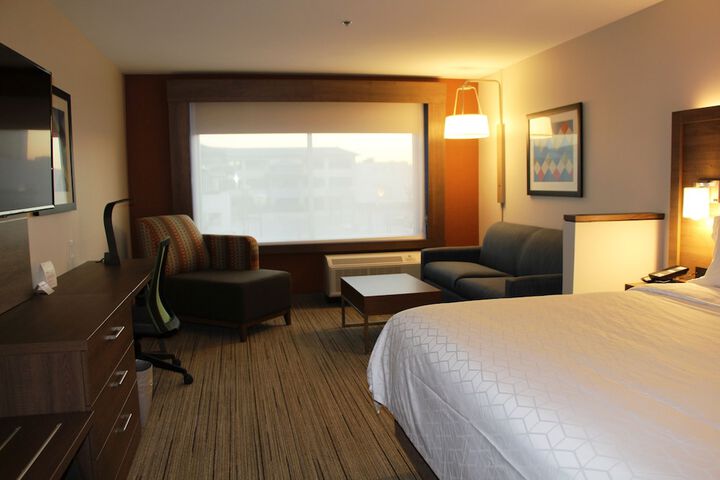 Room 124 of 148
