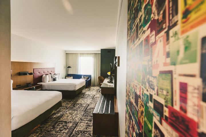 Room 28 of 48