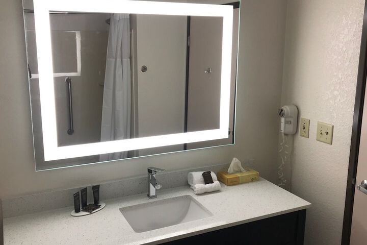 Room 15 of 28