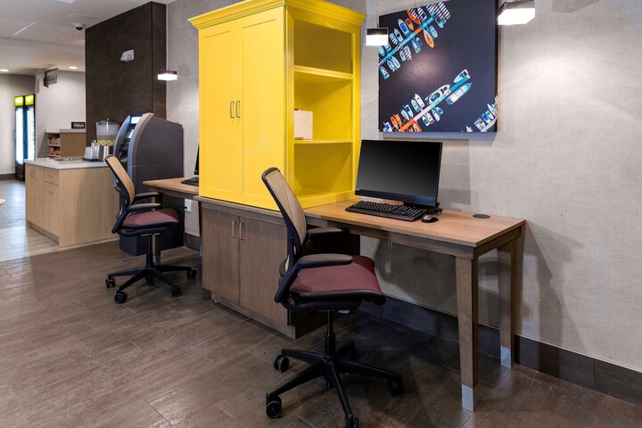 Business Center 21 of 21