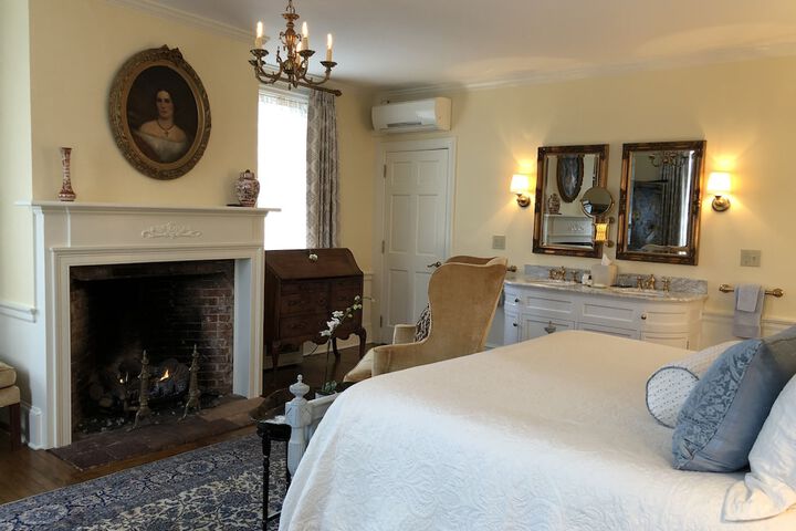 Room 33 of 40