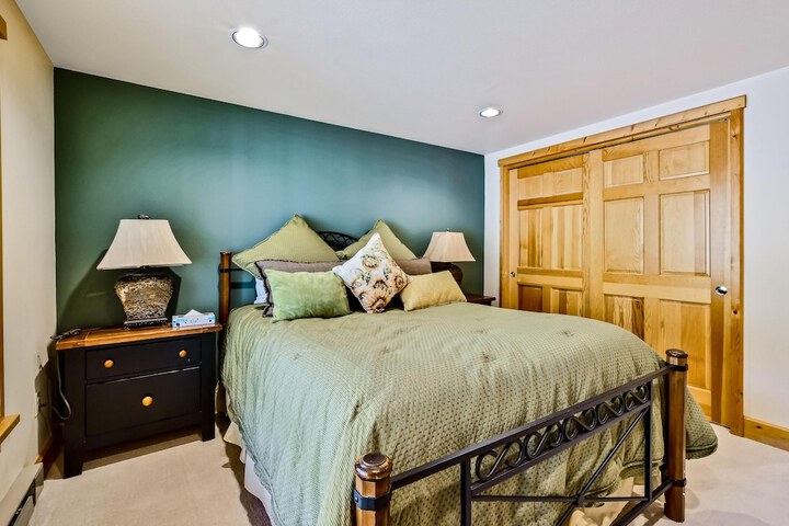Room 25 of 44