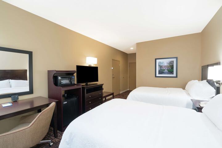 Room 28 of 40