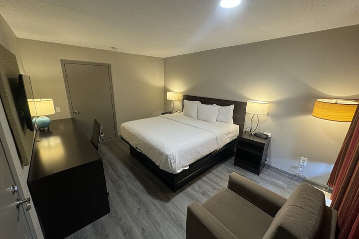 Room 15 of 25