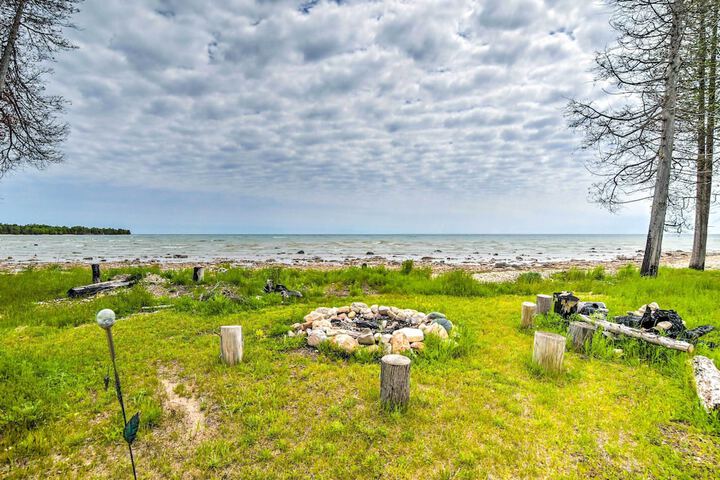 Secluded Lake Michigan Home: Private Fire Pit