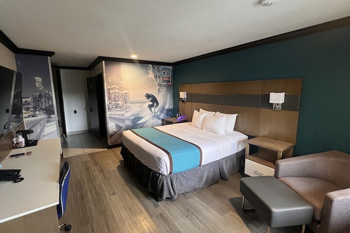 Room 14 of 27