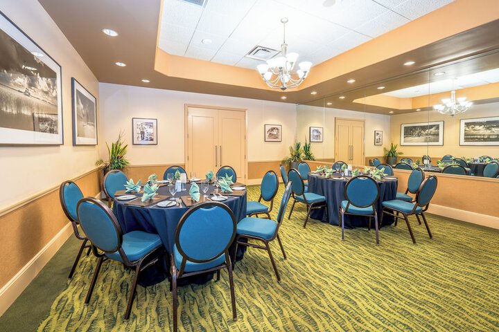 Dining 49 of 75