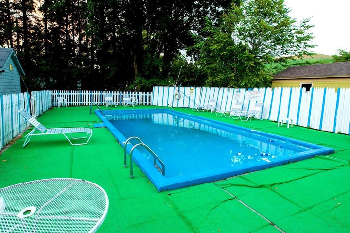 Pool 12 of 49