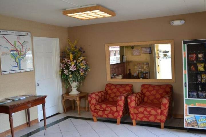 Room 9 of 26